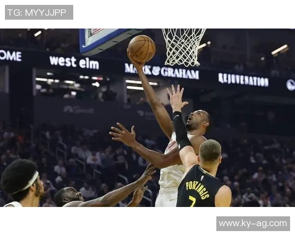 米切尔状态火热却难救主全场最高30分6篮板3抢断下半场狂砍23分